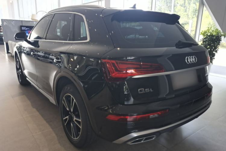 Used Audi Q5L 2024 40 TFSI Fashion Dynamic Model Rear Left 45 Deg