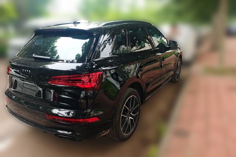 Used Audi Q5L 2024 45 TFSI Luxury Dynamic Model Rear Right 45 Deg