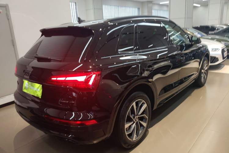 Used Audi Q5L 2024 40 TFSI Luxury Dynamic Edition Rear Right 45 Deg