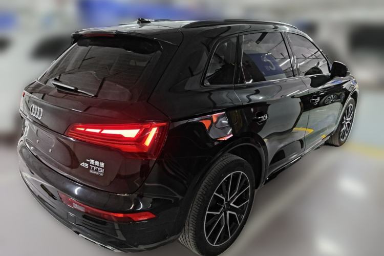 Used Audi Q5L 2024 45 TFSI Luxury Dynamic Model Rear Right 45 Deg