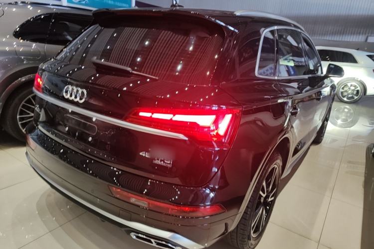Used Audi Q5L 2024 40 TFSI Fashion Dynamic Model Rear Right 45 Deg