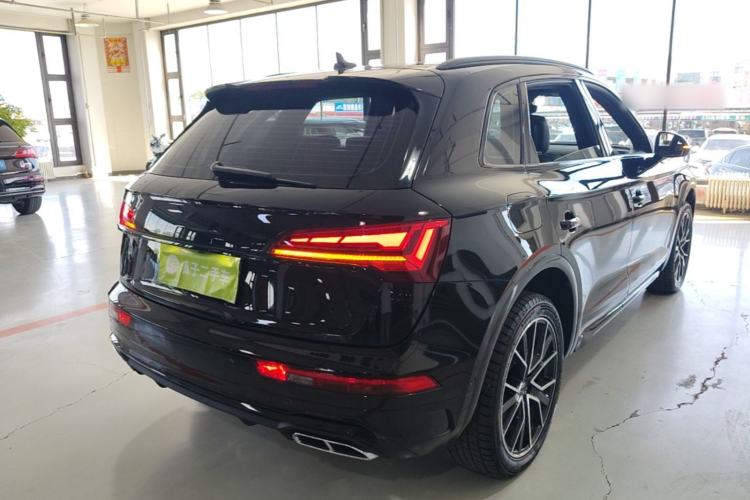 Used Audi Q5L 2024 45 TFSI Luxury Dynamic Model Rear Right 45 Deg