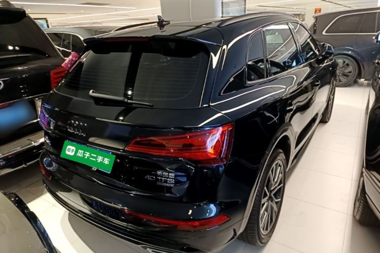 Used Audi Q5L 2024 40 TFSI Fashion Dynamic Model Rear Right 45 Deg