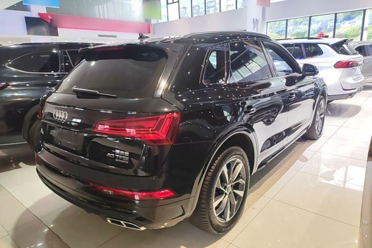 Used Audi Q5L 2024 40 TFSI Luxury Dynamic Edition Rear Right 45 Deg