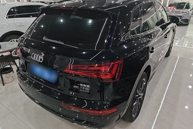 Used Audi Q5L 2024 45 TFSI Luxury Dynamic Model Rear Right 45 Deg