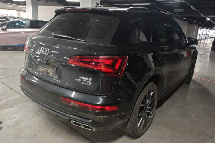 Used Audi Q5L 2024 45 TFSI Luxury Dynamic Model Rear Right 45 Deg