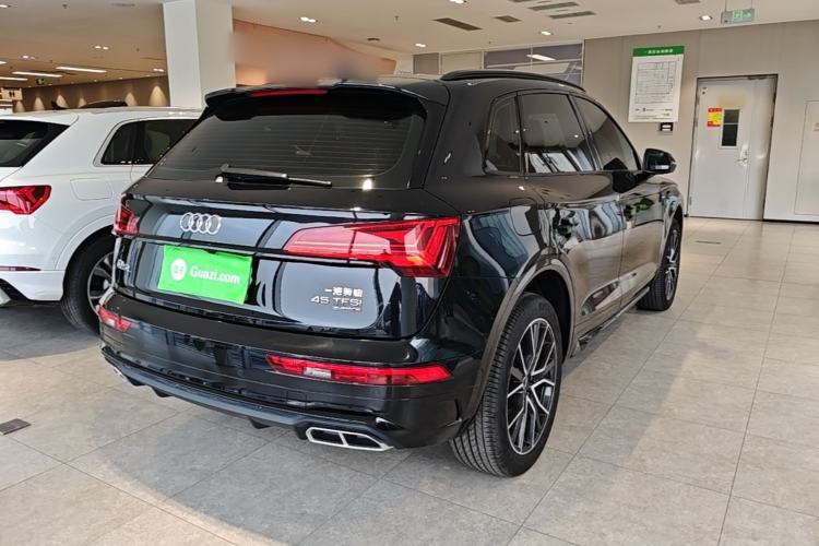 Used Audi Q5L 2024 45 TFSI Luxury Dynamic Model Rear Right 45 Deg