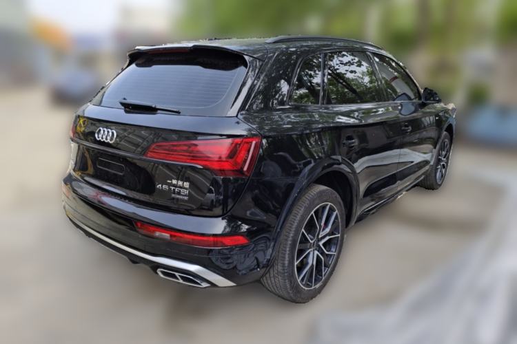 Used Audi Q5L 2024 45 TFSI Luxury Dynamic Model Rear Right 45 Deg