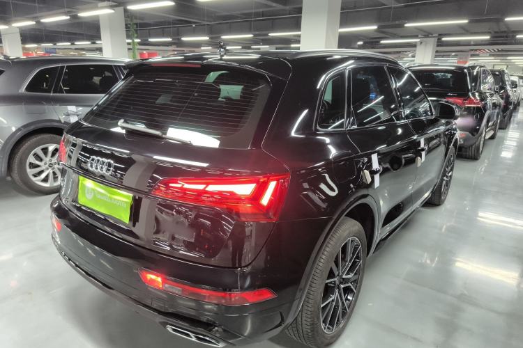 Used Audi Q5L 2024 45 TFSI Luxury Dynamic Model Rear Right 45 Deg