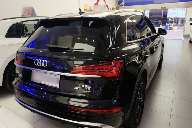 Used Audi Q5L 2024 40 TFSI Fashion Dynamic Model Rear Right 45 Deg