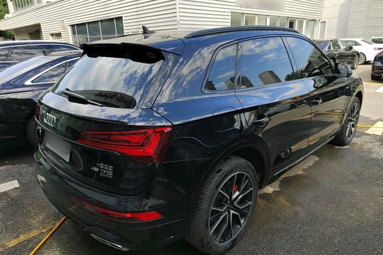 Used Audi Q5L 2024 45 TFSI Luxury Dynamic Model Rear Right 45 Deg