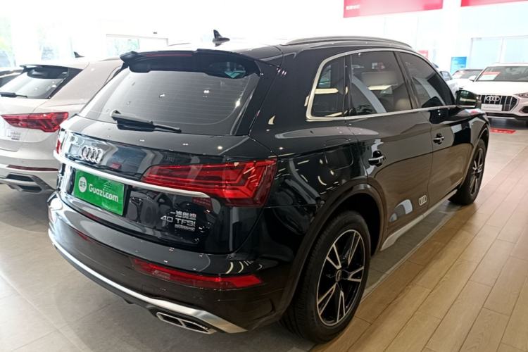 Used Audi Q5L 2024 40 TFSI Fashion Dynamic Model Rear Right 45 Deg