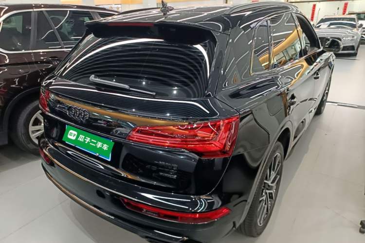 Used Audi Q5L 2024 45 TFSI Luxury Dynamic Model Rear Right 45 Deg