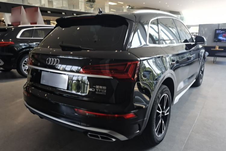 Used Audi Q5L 2024 40 TFSI Fashion Dynamic Model Rear Right 45 Deg