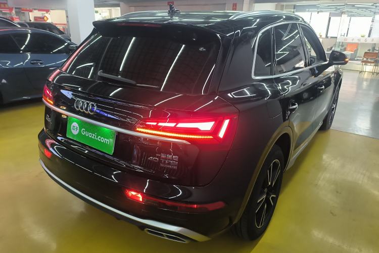 Used Audi Q5L 2024 40 TFSI Fashion Dynamic Model Rear Right 45 Deg