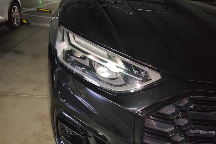 Used Audi Q5L 2024 40 TFSI Luxury Dynamic Edition Right Front Headlight