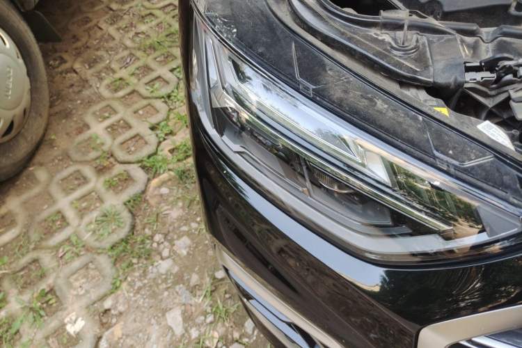 Used Audi Q5L 2024 40 TFSI Fashion Dynamic Model Right Front Headlight
