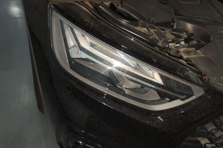 Used Audi Q5L 2024 40 TFSI Luxury Dynamic Edition Right Front Headlight