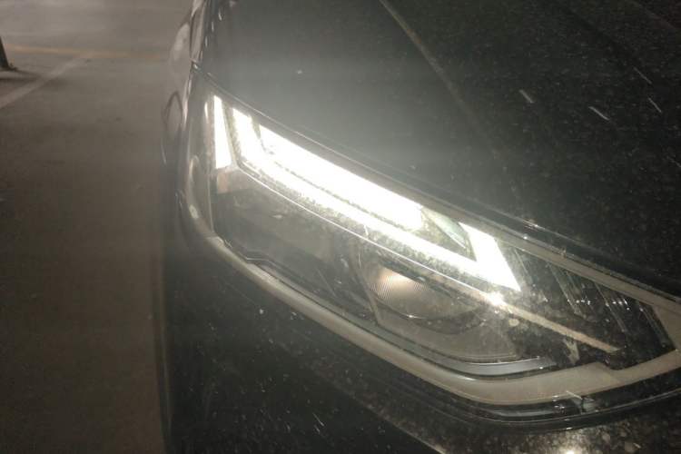 Used Audi Q5L 2024 40 TFSI Luxury Dynamic Edition Right Front Headlight