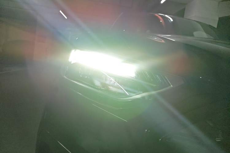 Used Audi Q5L 2024 40 TFSI Luxury Dynamic Edition Right Front Headlight
