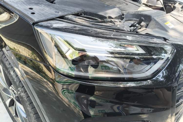Used Audi Q5L 2024 40 TFSI Luxury Dynamic Edition Right Front Headlight