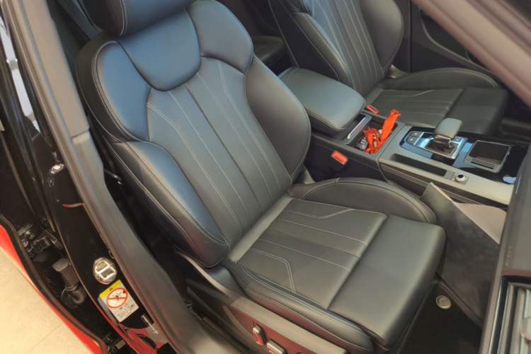 Used Audi Q5L 2024 40 TFSI Luxury Dynamic Edition Right Front Seat