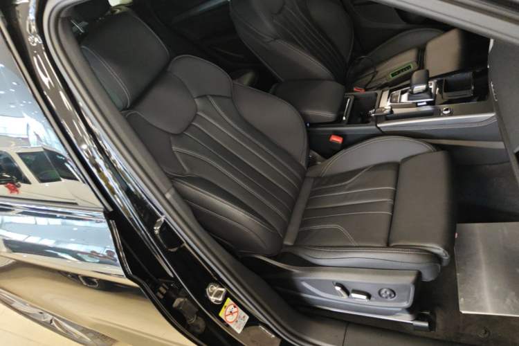 Used Audi Q5L 2024 40 TFSI Fashion Dynamic Model Right Front Seat