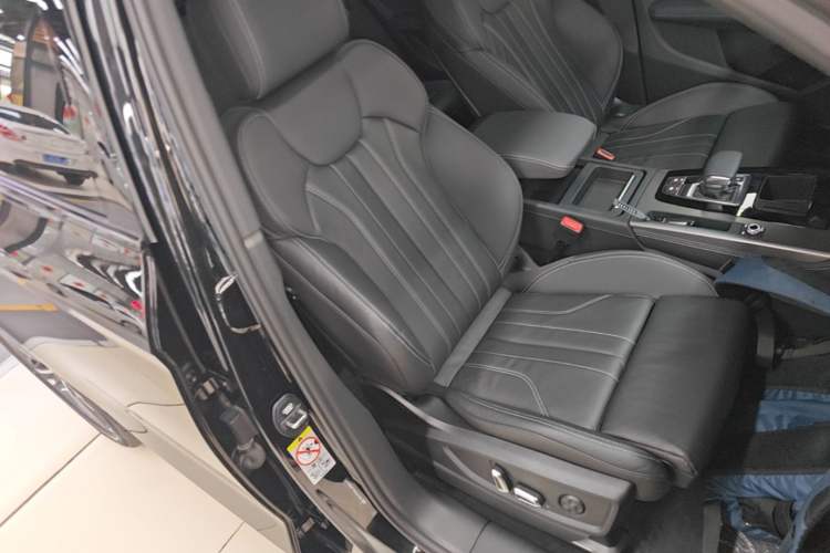Used Audi Q5L 2024 40 TFSI Luxury Dynamic Edition Right Front Seat