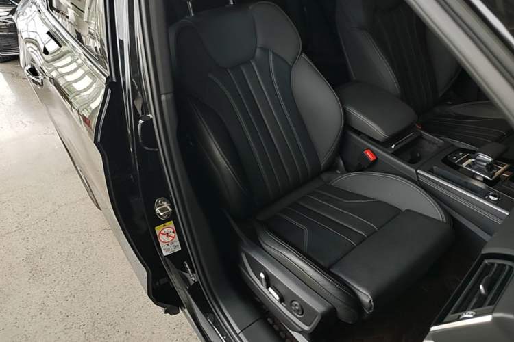 Used Audi Q5L 2024 40 TFSI Luxury Dynamic Edition Right Front Seat
