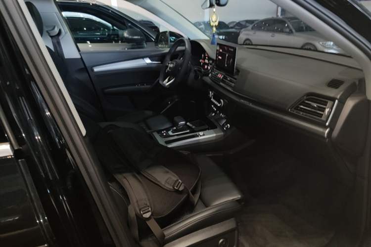 Used Audi Q5L 2024 40 TFSI Fashion Dynamic Model Right Front Seat