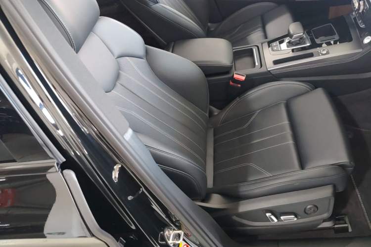 Used Audi Q5L 2024 45 TFSI Luxury Dynamic Model Right Front Seat