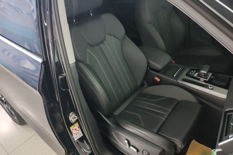 Used Audi Q5L 2024 40 TFSI Fashion Dynamic Model Right Front Seat