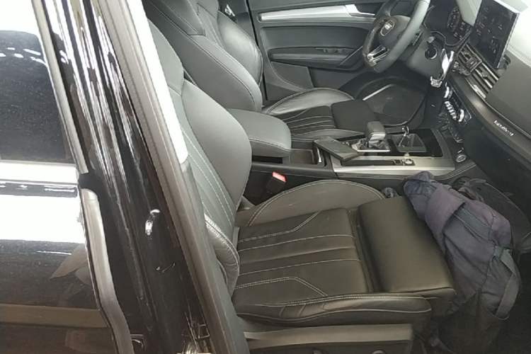 Used Audi Q5L 2024 40 TFSI Fashion Dynamic Model Right Front Seat