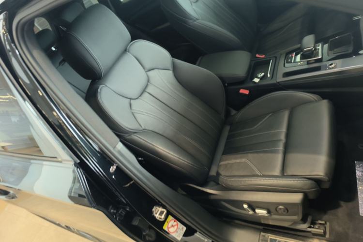 Used Audi Q5L 2024 40 TFSI Luxury Dynamic Edition Right Front Seat