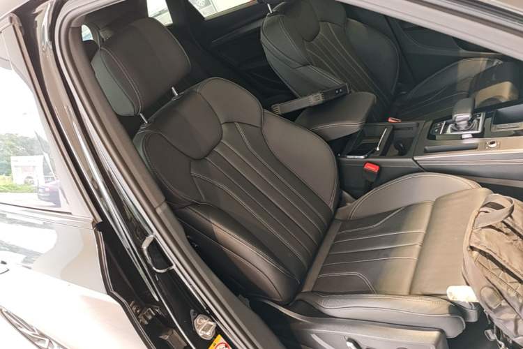 Used Audi Q5L 2024 45 TFSI Luxury Dynamic Model Right Front Seat