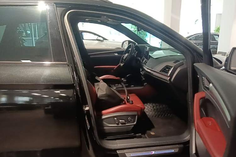 Used Audi Q5L 2024 40 TFSI Luxury Dynamic Edition Right Front Seat