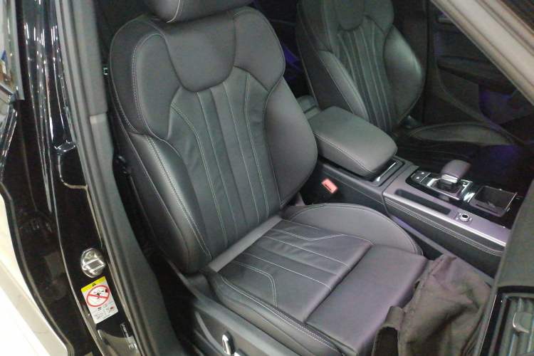 Used Audi Q5L 2024 40 TFSI Luxury Dynamic Edition Right Front Seat