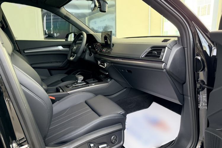 Used Audi Q5L 2024 45 TFSI Luxury Dynamic Model Right Front Seat