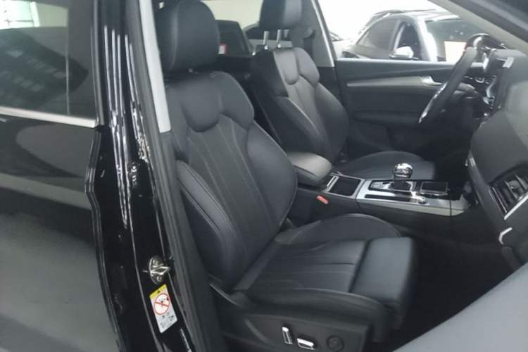 Used Audi Q5L 2024 40 TFSI Fashion Dynamic Model Right Front Seat