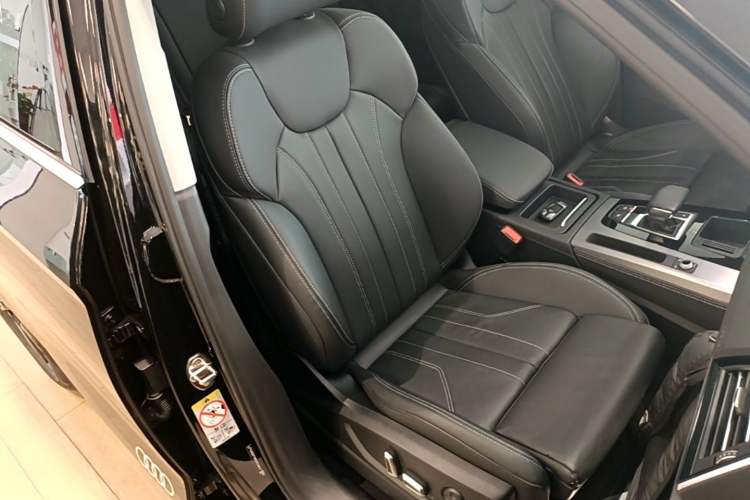 Used Audi Q5L 2024 40 TFSI Fashion Dynamic Model Right Front Seat