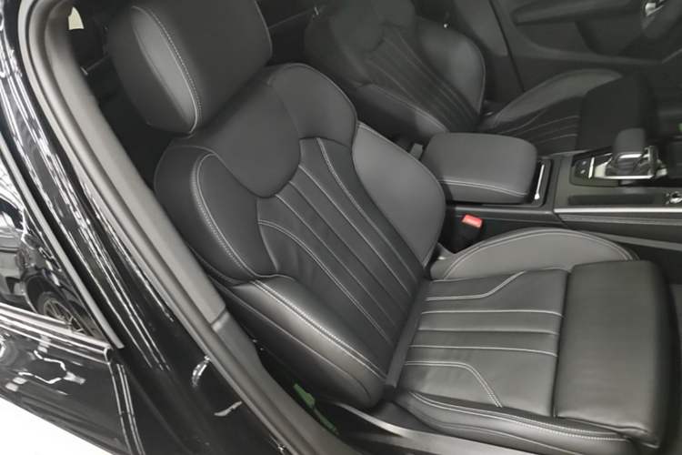Used Audi Q5L 2024 40 TFSI Luxury Dynamic Edition Right Front Seat