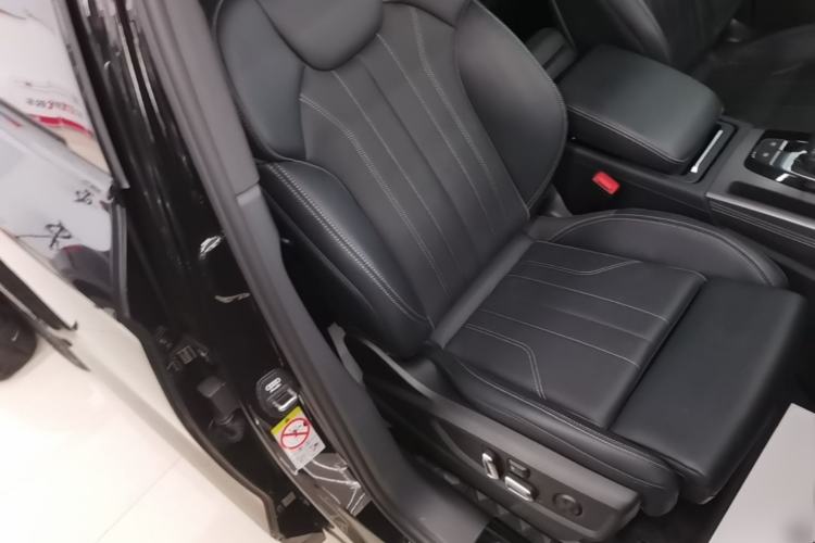 Used Audi Q5L 2024 40 TFSI Luxury Dynamic Edition Right Front Seat