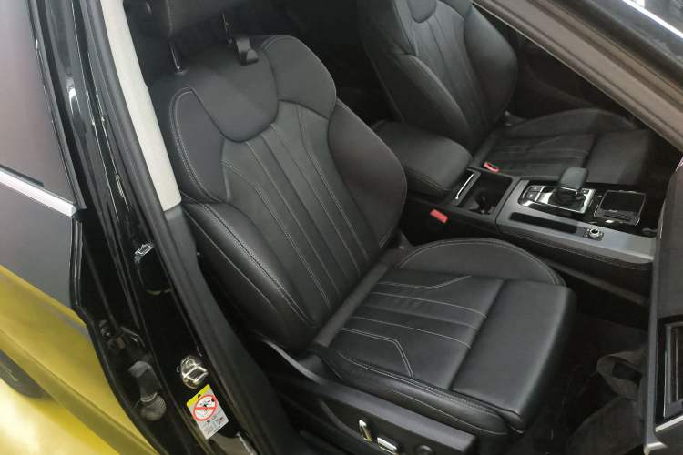 Used Audi Q5L 2024 40 TFSI Fashion Dynamic Model Right Front Seat