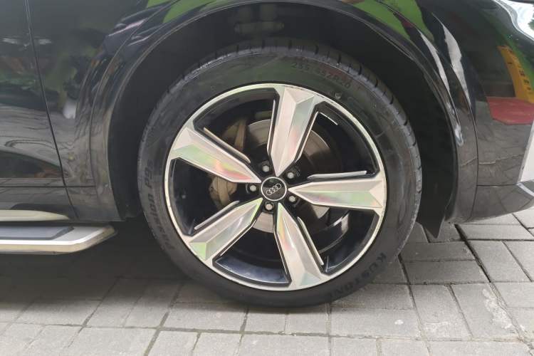 Used Audi Q5L 2024 40 TFSI Luxury Dynamic Edition Right Front Wheel Hub