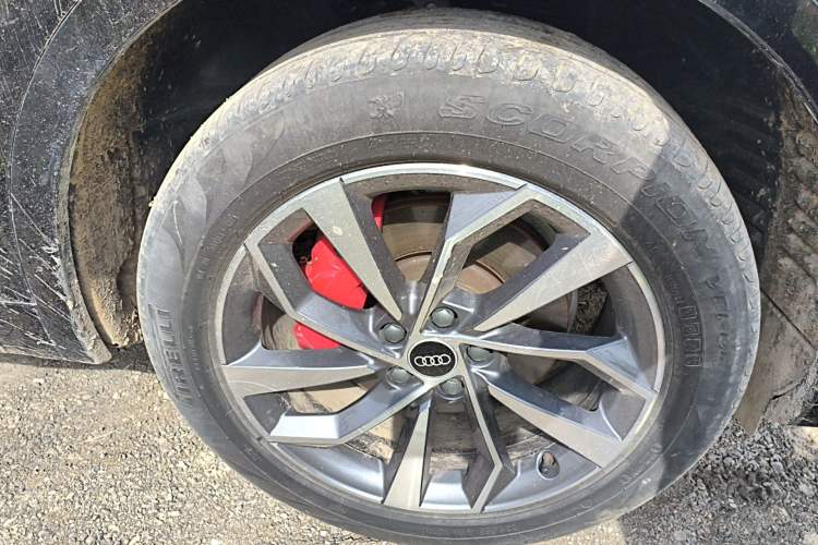 Used Audi Q5L 2024 40 TFSI Luxury Dynamic Edition Right Front Wheel Hub