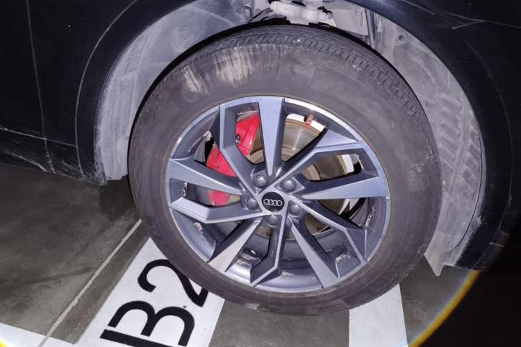 Used Audi Q5L 2024 40 TFSI Luxury Dynamic Edition Right Front Wheel Hub