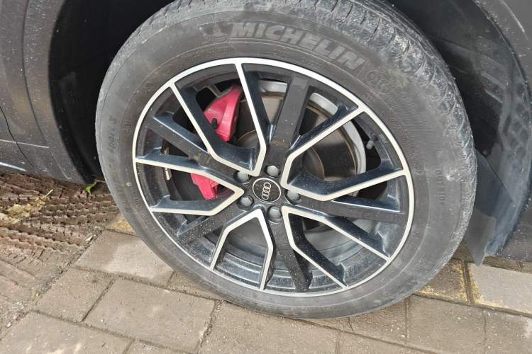 Used Audi Q5L 2024 40 TFSI Luxury Dynamic Edition Right Front Wheel Hub