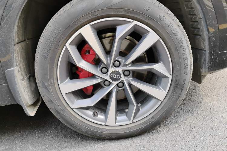 Used Audi Q5L 2024 40 TFSI Luxury Dynamic Edition Right Front Wheel Hub