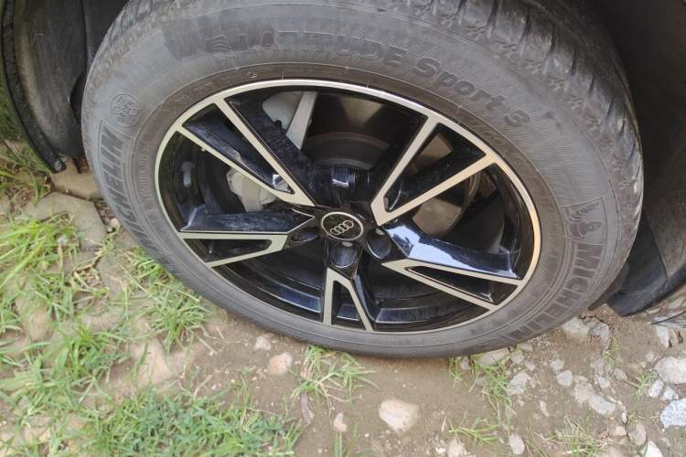 Used Audi Q5L 2024 40 TFSI Fashion Dynamic Model Right Front Wheel Hub