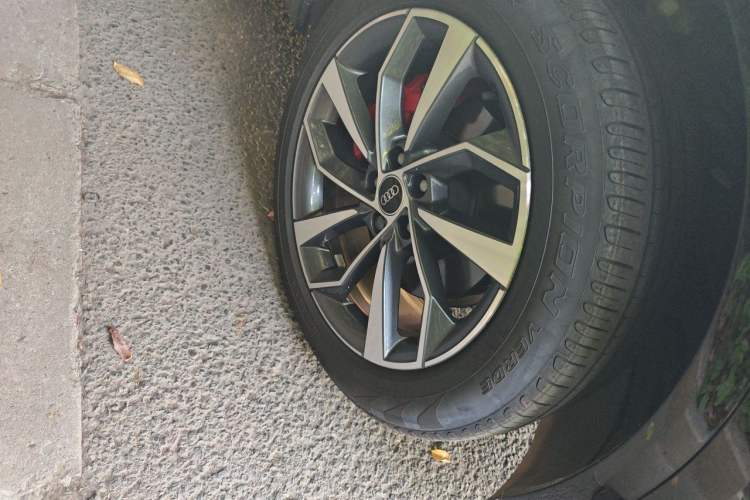 Used Audi Q5L 2024 40 TFSI Luxury Dynamic Edition Right Front Wheel Hub